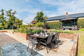 Freshfields, a Countyside Retreat for 8!