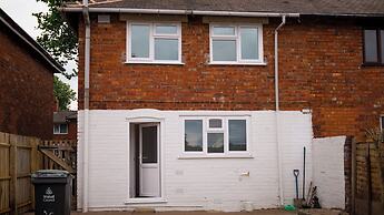 Housesleeps6-garden-parking-familly&contractors