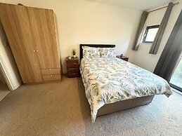 Sea Breeze Retreat in Swansea