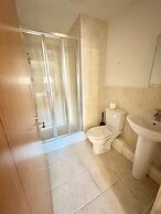 Sea Breeze Retreat in Swansea