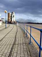 Sea Breeze Retreat in Swansea