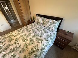 Sea Breeze Retreat in Swansea