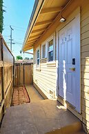 Comfortable Home Near LA With Full Kitchen & Laundry