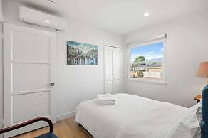 Cozy & Stylish Home Spacious, Fully Equipped Stay