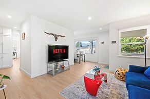 Cozy & Stylish Home Spacious, Fully Equipped Stay