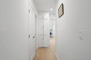 Cozy & Stylish Home Spacious, Fully Equipped Stay