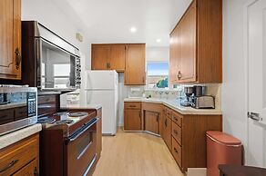 Cozy & Stylish Home Spacious, Fully Equipped Stay