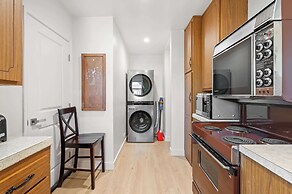 Cozy & Stylish Home Spacious, Fully Equipped Stay