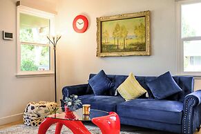 Cozy & Stylish Home Spacious, Fully Equipped Stay