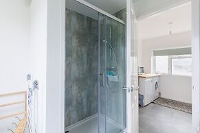 Sea Breeze Your Coastal Sanctuary in Sandown