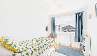 Sea Breeze Your Coastal Sanctuary in Sandown