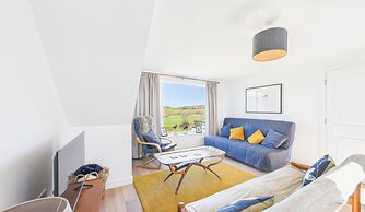 Sea Breeze Your Coastal Sanctuary in Sandown