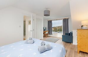 Sea Breeze Your Coastal Sanctuary in Sandown