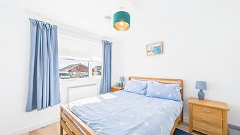 Sea Breeze Your Coastal Sanctuary in Sandown