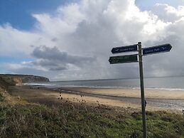 Sea Breeze Your Coastal Sanctuary in Sandown