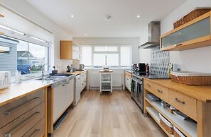 Sea Breeze Your Coastal Sanctuary in Sandown