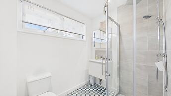 Sea Breeze Your Coastal Sanctuary in Sandown