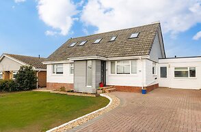 Sea Breeze Your Coastal Sanctuary in Sandown