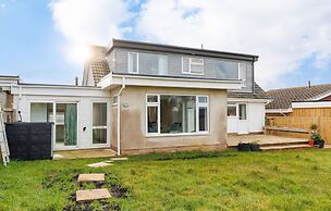 Sea Breeze Your Coastal Sanctuary in Sandown