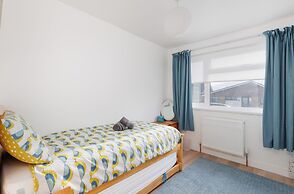 Sea Breeze Your Coastal Sanctuary in Sandown