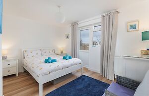 Sea Breeze Your Coastal Sanctuary in Sandown