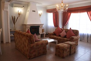 Summer Villa With Heated Private Pool