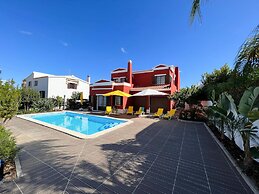 Summer Villa With Heated Private Pool