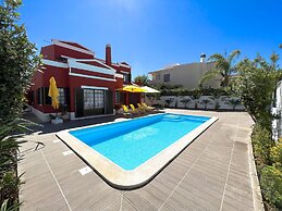 Summer Villa With Heated Private Pool