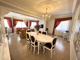 Summer Villa With Heated Private Pool