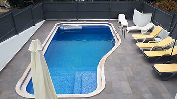 Marina Vila Apartment With Pool