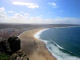 Light Wave Nazare Center 50m Beach