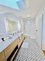 Spacious 3 bedroom large terrace&parking
