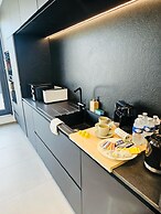 Spacious 3 bedroom large terrace&parking