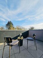 Spacious 3 bedroom large terrace&parking