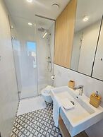 Spacious 3 bedroom large terrace&parking