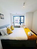 Spacious 3 bedroom large terrace&parking