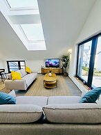 Spacious 3 bedroom large terrace&parking