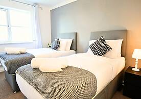 2 Bedrooms - 3 Beds - Quiet Retreat - Parking