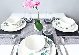 2 Bedrooms - 3 Beds - Quiet Retreat - Parking