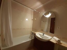 VP Flat With Balcony and Pool View