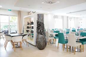 VP Flat With Balcony and Pool View