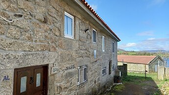 Peneda Ger s Stone House-paradise Lake View