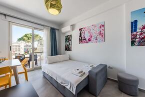 Spacious 1BR Apartment With Resort Access