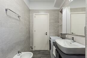 Spacious 1BR Apartment With Resort Access