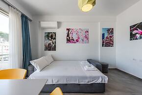 Spacious 1BR Apartment With Resort Access