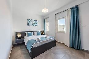 Spacious 1BR Apartment With Resort Access