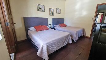 Azura Hotel Boutique