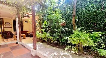 Azura Hotel Boutique