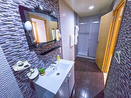 Luxor Home - Spacious & proximity to CFC