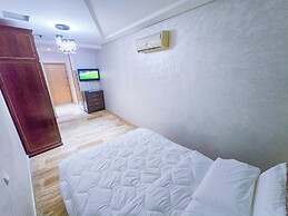 Luxor Home - Spacious & proximity to CFC
